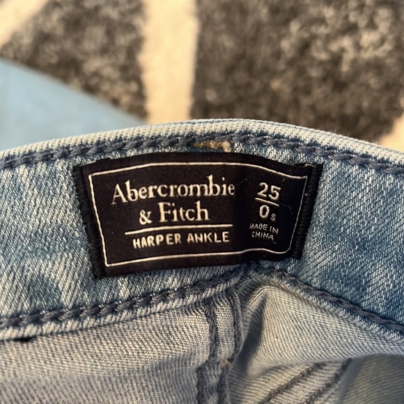Abercrombie & Fitch Harper Ankle Jeans - Picture 6 of 6